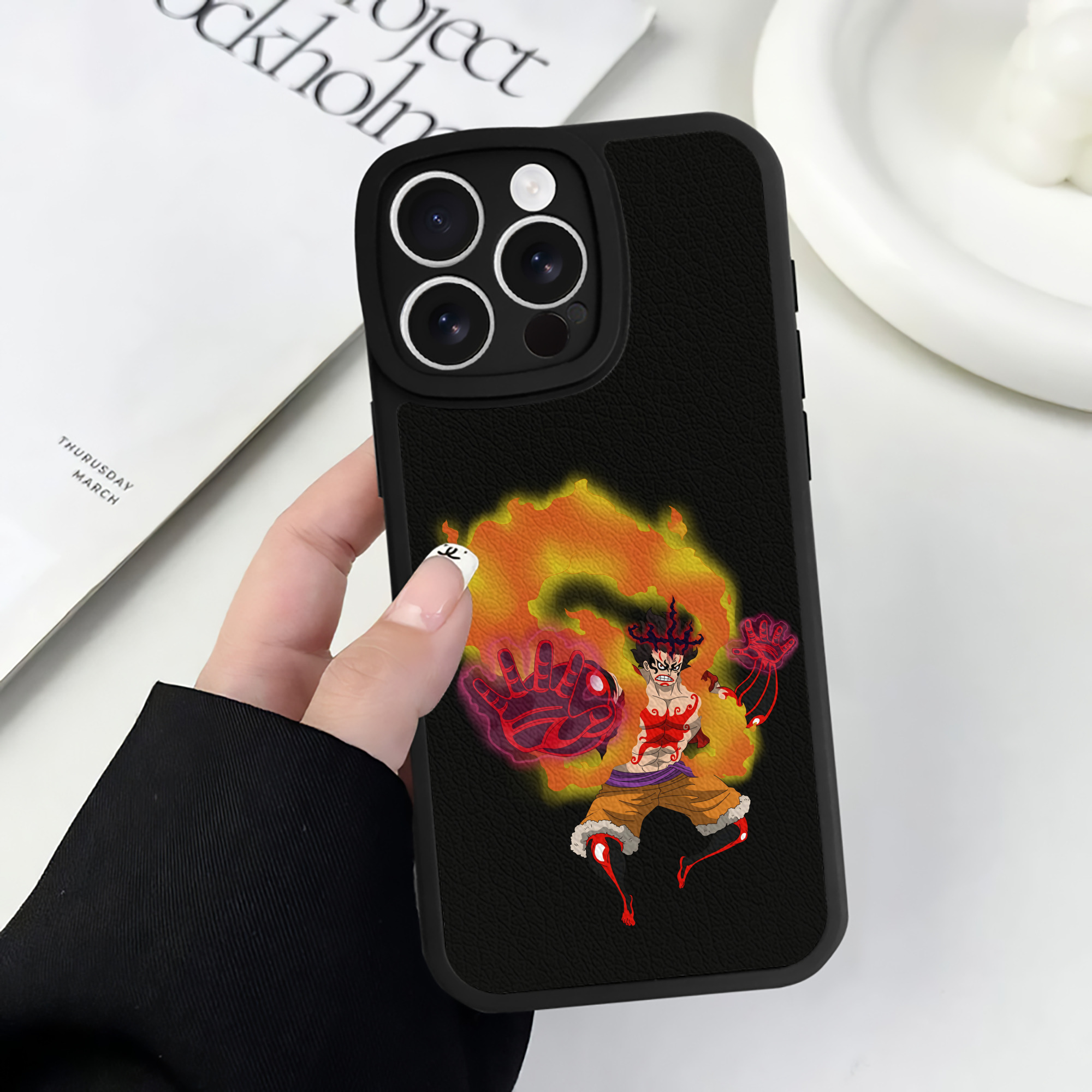 （画像用） ワンピース モンキー・D・ルフィ ONE PIECE Monkey D. Luffy 【iPhone 16シリーズ対応】シリコンスマホケース（レザー調） 材質：シリコン